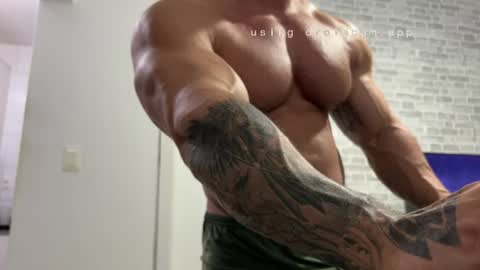couplemuscle40 online show from 07.21.26