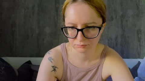 Snapshot of coy_girl_ chatting on 05.01.26 My name is Emma - HELP COLLECT TOKENS FOR THE OPERATION FOR MY DAUGHTER online show from 05.01.26