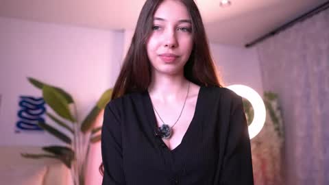Snapshot of cozy_dream chatting on 05.25.26 Cute Naomi online show from 05.25.26