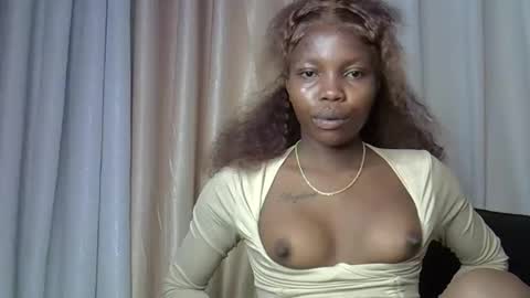 Snapshot of craizybitch chatting on 02.02.26 craizybitch online show from 02.02.26