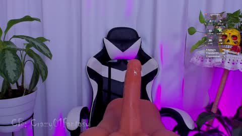 Snapshot of crazy01fantasy chatting on 01.16.25 Laura online show from 01.16.25