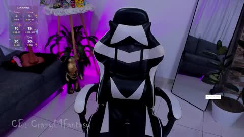 Snapshot of crazy01fantasy chatting on 02.10.25 Laura online show from 02.10.25