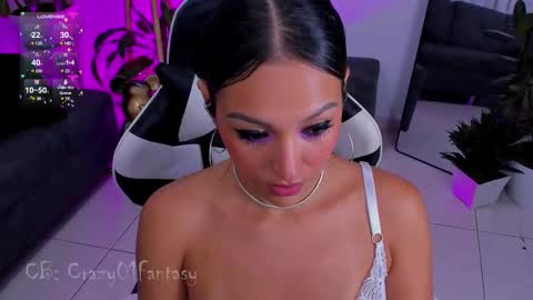 Snapshot of crazy01fantasy chatting on 02.14.25 Laura online show from 02.14.25