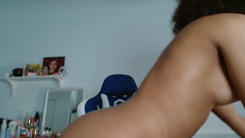 Snapshot of crazy_sweetie chatting on 02.18.26 crazy sweetie online show from 02.18.26