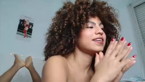 Snapshot of crazy_sweetie chatting on 02.25.26 crazy sweetie online show from 02.25.26