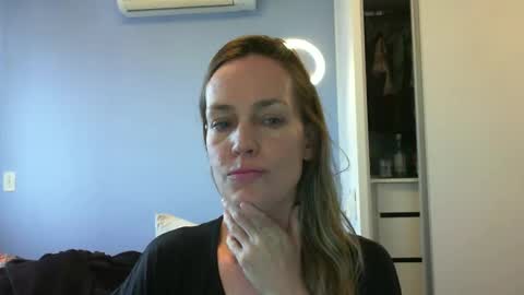 Anny online show from 10.28.25