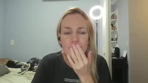 Anny online show from 04.08.26