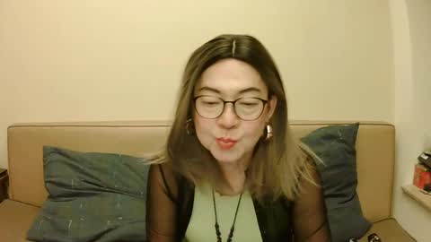 Snapshot of crazychika chatting on 10.24.25 Kelly online show from 10.24.25