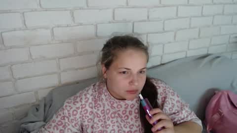 Crazyy Girl  online show from 10.07.25