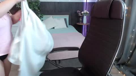 Crazyy Girl  online show from 06.22.26