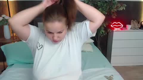 Crazyy Girl  online show from 07.28.26