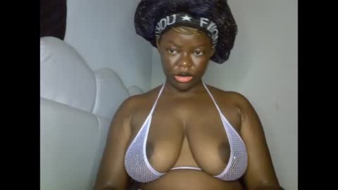 Snapshot of creamypussyxx chatting on 06.10.26 creamypussyxx online show from 06.10.26