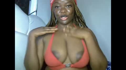 Snapshot of creamypussyxx chatting on 06.21.26 creamypussyxx online show from 06.21.26