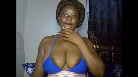 Snapshot of creamypussyxx chatting on 06.23.26 creamypussyxx online show from 06.23.26
