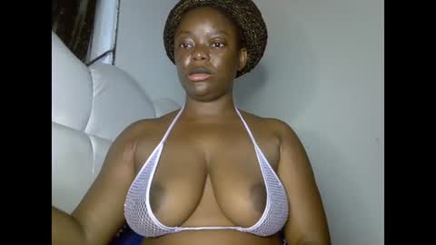 Snapshot of creamypussyxx chatting on 06.25.26 creamypussyxx online show from 06.25.26