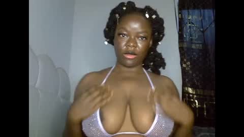 Snapshot of creamypussyxx chatting on 07.18.26 creamypussyxx online show from 07.18.26