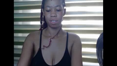 Snapshot of creamyxpussyx chatting on 04.24.26 creamyxpussyx online show from 04.24.26