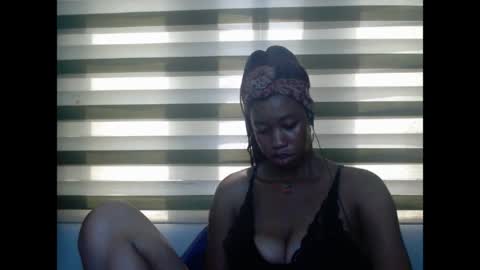 Snapshot of creamyxpussyx chatting on 04.25.26 creamyxpussyx online show from 04.25.26