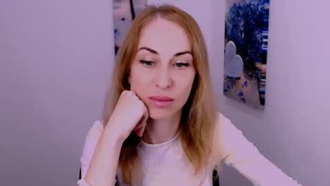 Snapshot of create_your_own_sun chatting on 09.20.25 Lera online show from 09.20.25