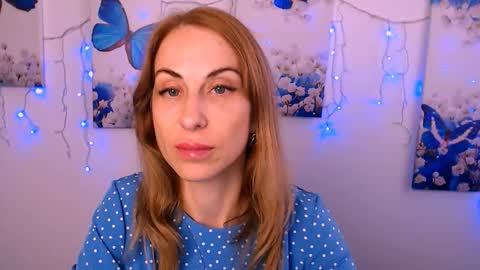 Snapshot of create_your_own_sun chatting on 09.23.25 Lera online show from 09.23.25