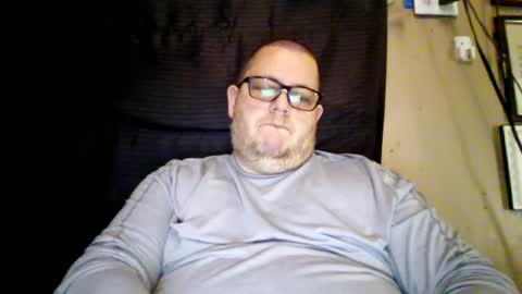 Snapshot of creeeping_death chatting on 12.04.24 The hopeless romantic online show from 12.04.24