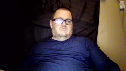 Snapshot of creeeping_death chatting on 12.18.24 The hopeless romantic online show from 12.18.24