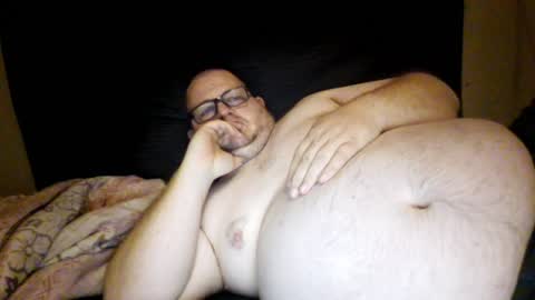 Snapshot of creeeping_death chatting on 12.25.24 The hopeless romantic online show from 12.25.24