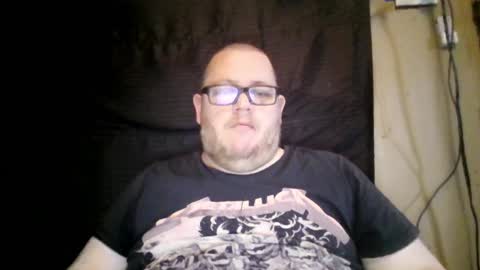 Snapshot of creeeping_death chatting on 12.29.24 The hopeless romantic online show from 12.29.24