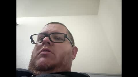 Snapshot of creeeping_death chatting on 01.15.25 The hopeless romantic online show from 01.15.25