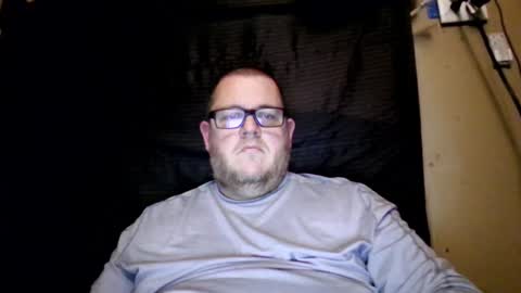 Snapshot of creeeping_death chatting on 01.30.25 The hopeless romantic online show from 01.30.25