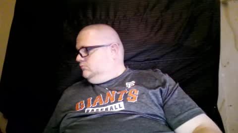 Snapshot of creeeping_death chatting on 02.16.25 The hopeless romantic online show from 02.16.25