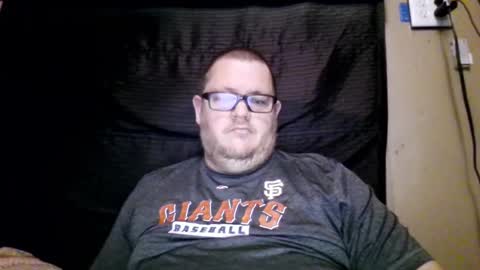 Snapshot of creeeping_death chatting on 03.03.25 The hopeless romantic online show from 03.03.25