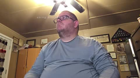 Snapshot of creeeping_death chatting on 03.07.25 The hopeless romantic online show from 03.07.25