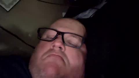 Snapshot of creeeping_death chatting on 03.11.25 The hopeless romantic online show from 03.11.25