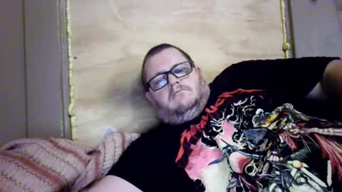 Snapshot of creeeping_death chatting on 10.19.25 The hopeless romantic online show from 10.19.25