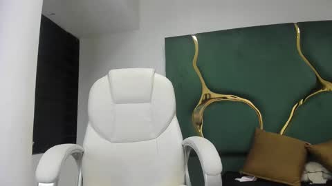 Snapshot of criistaal__ chatting on 02.03.25 Criistaal online show from 02.03.25