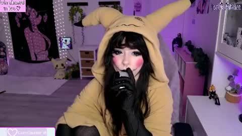 Snapshot of crimsonkitten chatting on 06.15.26 Crimson Kitten online show from 06.15.26