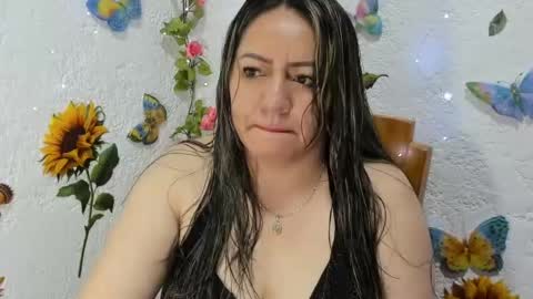Snapshot of cris_spicy chatting on 07.18.26 cris online show from 07.18.26