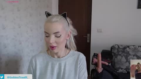 cris_tinne online show from 10.26.25