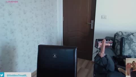 cris_tinne online show from 10.28.25