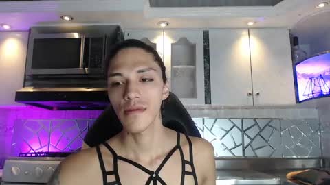 Snapshot of crisozzz chatting on 04.19.26 Cristina Onazis online show from 04.19.26