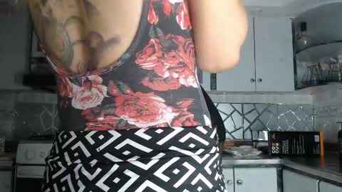 Snapshot of crisozzz chatting on 04.23.26 Cristina Onazis online show from 04.23.26