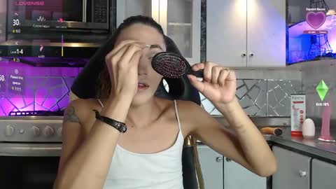 Snapshot of crisozzz chatting on 05.07.26 Cristina Onazis online show from 05.07.26