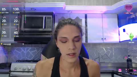 Snapshot of crisozzz chatting on 05.09.26 Cristina Onazis online show from 05.09.26