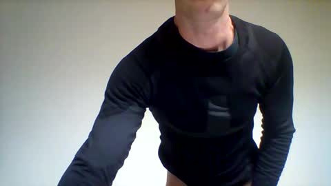 Snapshot of crissstrokesxxx chatting on 03.15.26 Criss online show from 03.15.26