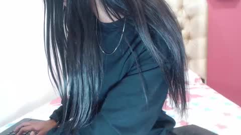 Snapshot of cristal_aron chatting on 12.07.24 cristal_aron online show from 12.07.24