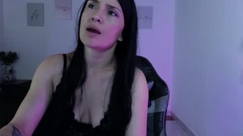 Snapshot of cristal_hilton_10 chatting on 06.19.26 Alejandra from Wednesday to Saturday from 1000 pm to 400 am Colombian hour online show from 06.19.26