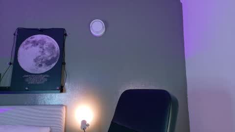 Snapshot of cristalcornner_ chatting on 09.19.25 Nicole  Connection time 220pm-910pmCol online show from 09.19.25