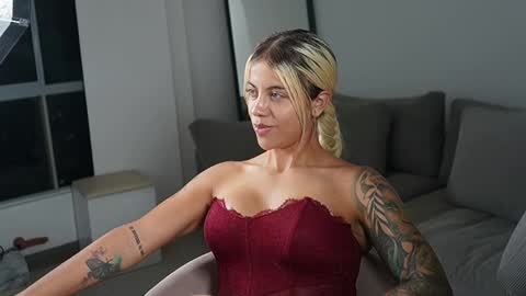 Laura online show from 04.25.26