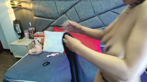 Snapshot of cristalmillf chatting on 12.06.24 CRISTAL MILF online show from 12.06.24